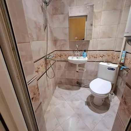 Варна Хостел Διαμέρισμα *