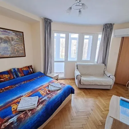 Варна Хостел Διαμέρισμα *